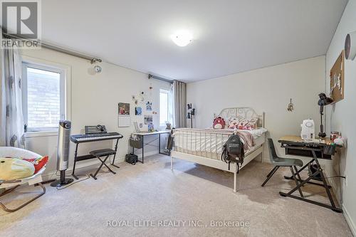 7 Goldeneye Drive, East Gwillimbury, ON - Indoor Photo Showing Bedroom