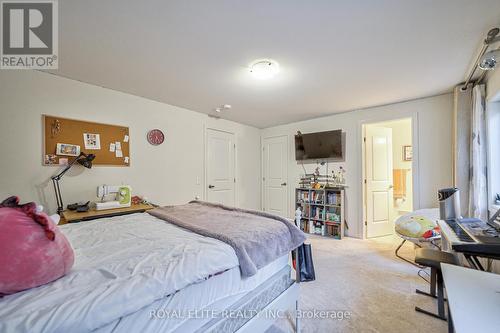 7 Goldeneye Drive, East Gwillimbury, ON - Indoor Photo Showing Bedroom