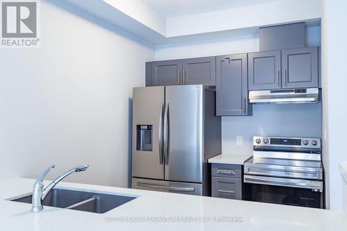 35 Laguna Village Crescent, Hamilton, ON - Indoor Photo Showing Kitchen With Stainless Steel Kitchen With Double Sink