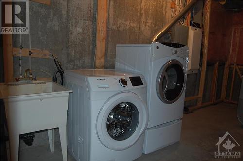 172 Sorento Street, Ottawa, ON - Indoor Photo Showing Laundry Room