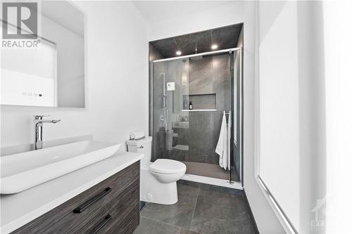 795 Melfa Crescent, Ottawa, ON - Indoor Photo Showing Bathroom