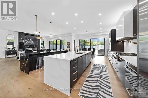 795 Melfa Crescent, Ottawa, ON - Indoor Photo Showing Kitchen With Upgraded Kitchen