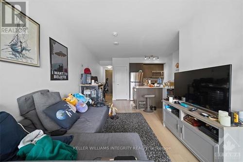 304 - 411 Mackay Street, Ottawa, ON - Indoor Photo Showing Living Room