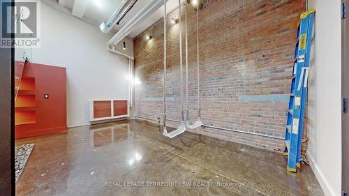 124 - 326 Carlaw Avenue, Toronto, ON - Indoor Photo Showing Other Room