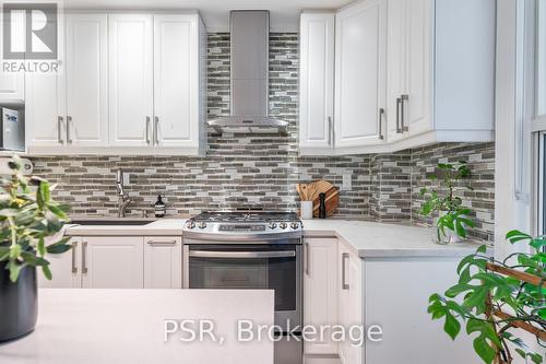 21 Burnfield Avenue, Toronto, ON - Indoor Photo Showing Kitchen With Upgraded Kitchen