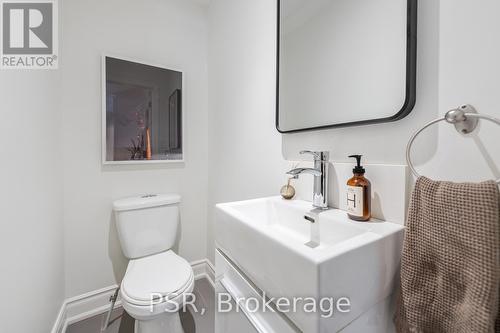 21 Burnfield Avenue, Toronto, ON - Indoor Photo Showing Bathroom