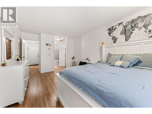 445 All Star Court Unit# 306, Kelowna, BC - Indoor Photo Showing Bedroom