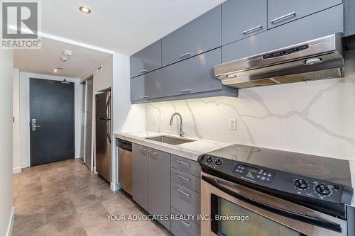 623 - 55 Stewart Street, Toronto, ON - Indoor Photo Showing Kitchen