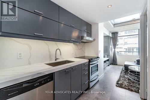 623 - 55 Stewart Street, Toronto, ON - Indoor Photo Showing Kitchen With Upgraded Kitchen