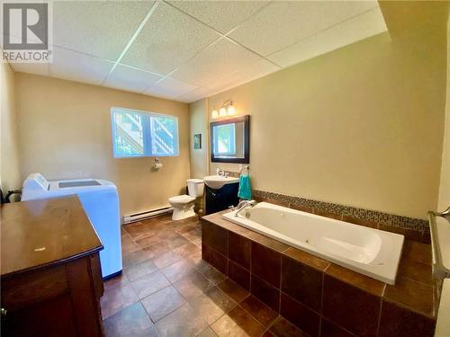 227 Chatellerault, Shediac, NB - Indoor Photo Showing Bathroom