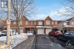 246 TANDALEE CRESCENT  Ottawa, ON K2M 0A1