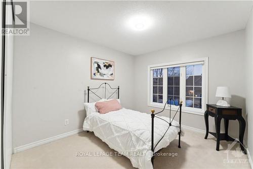 246 Tandalee Crescent, Ottawa, ON - Indoor Photo Showing Bedroom