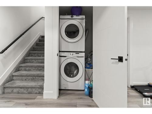 316 42 St Sw, Edmonton, AB - Indoor Photo Showing Laundry Room