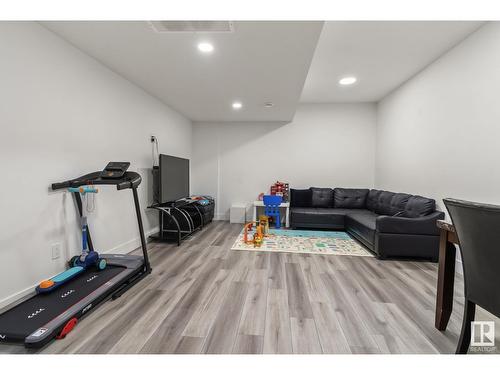 316 42 St Sw, Edmonton, AB - Indoor Photo Showing Gym Room