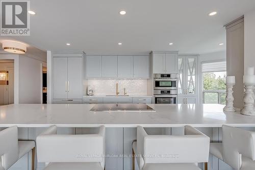 604 - 2190 Lakeshore Road, Burlington, ON - Indoor Photo Showing Kitchen With Double Sink With Upgraded Kitchen