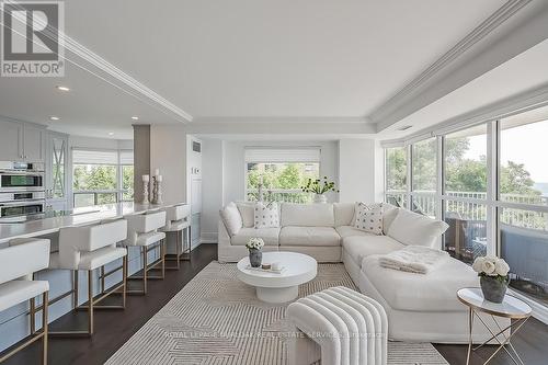 604 - 2190 Lakeshore Road, Burlington, ON - Indoor Photo Showing Living Room