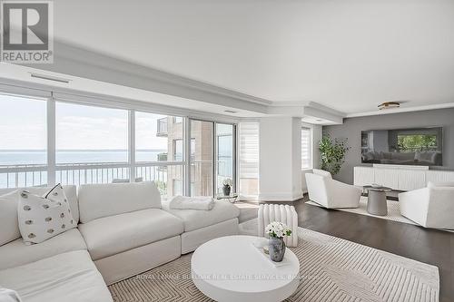 604 - 2190 Lakeshore Road, Burlington, ON - Indoor Photo Showing Living Room