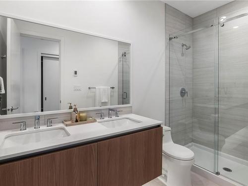 1410-2000 Hannington Rd, Langford, BC - Indoor Photo Showing Bathroom