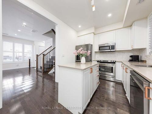 22 Caroline Carpenter Grve, Toronto, ON - Indoor Photo Showing Kitchen With Upgraded Kitchen