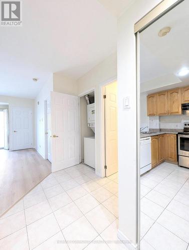 210 - 2351 Kennedy Road, Toronto, ON - Indoor Photo Showing Kitchen