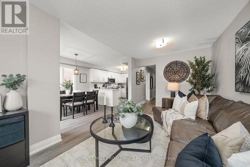 1686 Radcliffe Drive, Oshawa (Samac), ON - Indoor Photo Showing Living Room