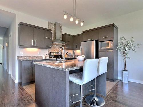 Kitchen - 304-60 Boul. Bélanger, Beaupré, QC - Indoor Photo Showing Kitchen With Double Sink With Upgraded Kitchen