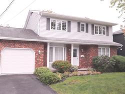 9 Carlson Court  Dartmouth, NS B2W 5X7