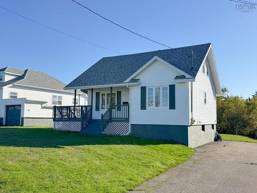 4292 New Waterford Highway, New Victoria, NS 