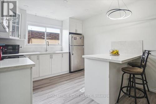 12 - 36 Greendale Drive, Hamilton, ON - Indoor Photo Showing Kitchen