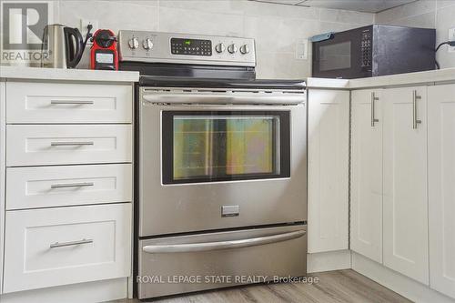 12 - 36 Greendale Drive, Hamilton, ON - Indoor Photo Showing Kitchen