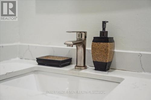 12 - 36 Greendale Drive, Hamilton, ON -  Photo Showing Bathroom