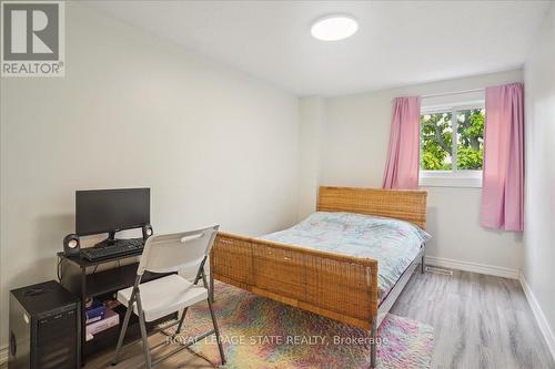 12 - 36 Greendale Drive, Hamilton, ON - Indoor Photo Showing Bedroom