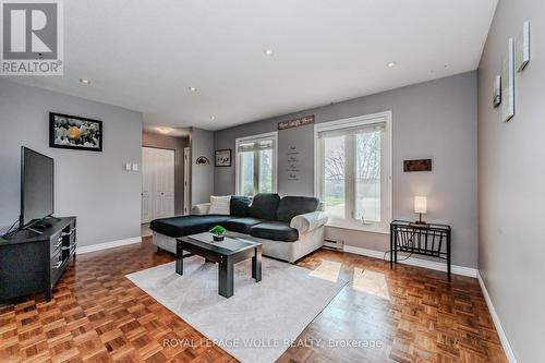 62 Ripley Crescent, Kitchener, ON - Indoor Photo Showing Living Room