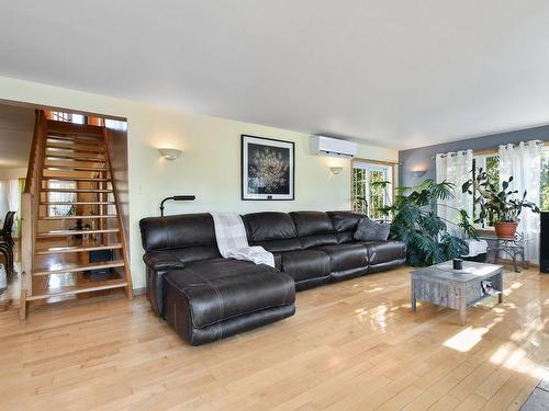 Salon - 5891 Rue Principale, Saint-Zénon, QC - Indoor Photo Showing Living Room