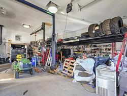 Garage - 