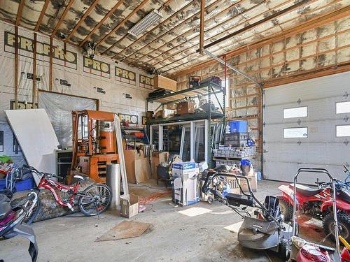 Garage - 5891 Rue Principale, Saint-Zénon, QC - Indoor Photo Showing Garage