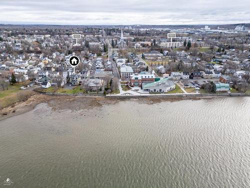 Vue sur l'eau - 2221  - 2223 Ch. Du Fleuve, Lévis (Les Chutes-De-La-Chaudière-Est), QC 