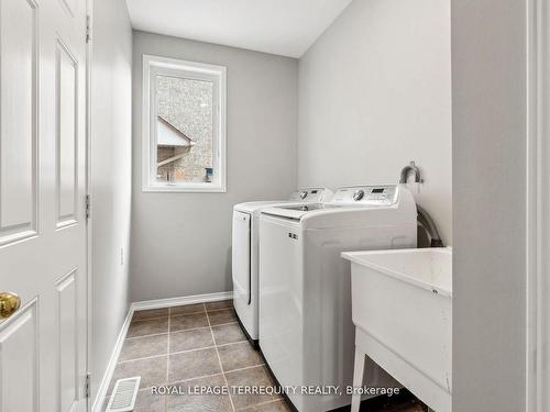 69 Bellhouse Pl, Whitby, ON - Indoor Photo Showing Laundry Room