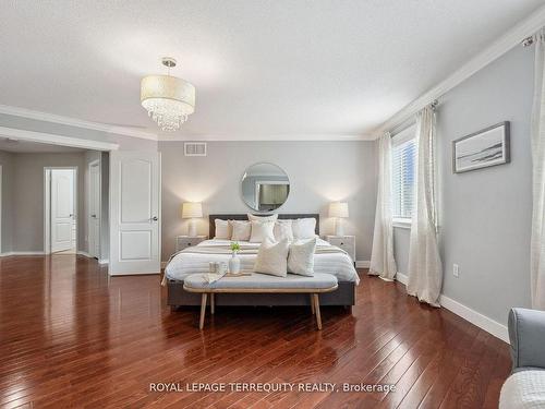 69 Bellhouse Pl, Whitby, ON - Indoor Photo Showing Bedroom