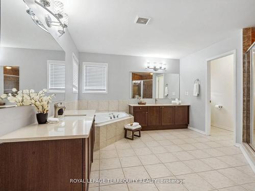 69 Bellhouse Pl, Whitby, ON - Indoor Photo Showing Bathroom