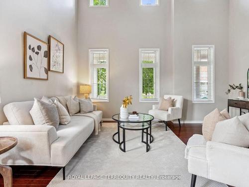 69 Bellhouse Pl, Whitby, ON - Indoor Photo Showing Living Room