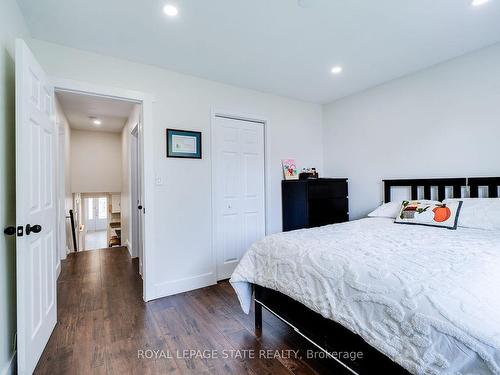 3448 Caplan Cres, Burlington, ON - Indoor Photo Showing Bedroom