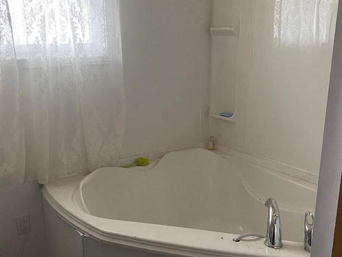 632 Main Street, Geraldton, Greenstone, ON - Indoor Photo Showing Bathroom