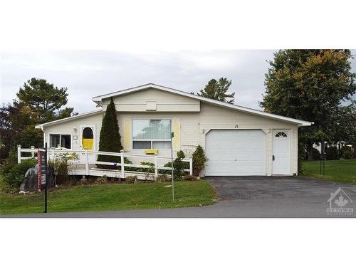 15 Evergreen Lane, White Lake, ON 