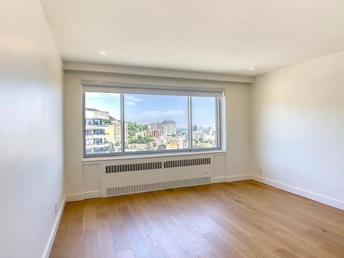 Chambre Ã Â coucher - 2301-3555 Ch. De La Côte-Des-Neiges, Montréal (Ville-Marie), QC - Indoor Photo Showing Other Room