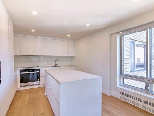 Kitchen - 2301-3555 Ch. De La Côte-Des-Neiges, Montréal (Ville-Marie), QC - Indoor Photo Showing Kitchen