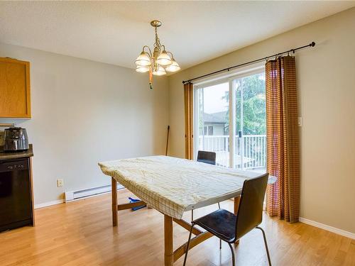 B-1639 Bowen Rd, Nanaimo, BC - Indoor Photo Showing Kitchen With Double Sink