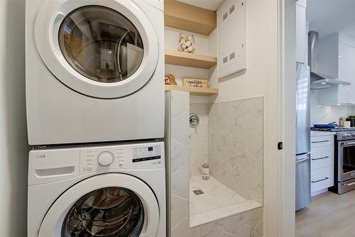 1-787 Lawson Avenue, Kelowna, BC - Indoor Photo Showing Laundry Room