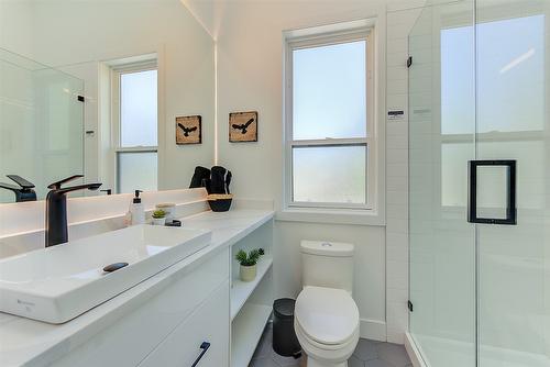 1-787 Lawson Avenue, Kelowna, BC - Indoor Photo Showing Bathroom