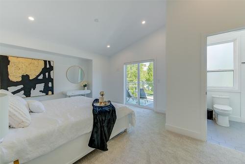 1-787 Lawson Avenue, Kelowna, BC - Indoor Photo Showing Bedroom